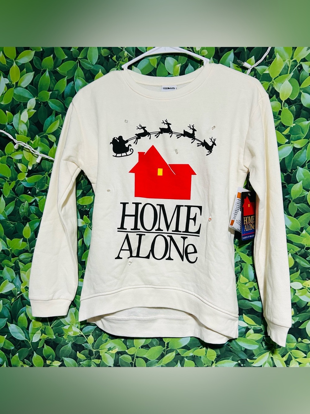 NWR Home Alone Christmas Cream Light Up Holiday Sweatshirt Youth XL